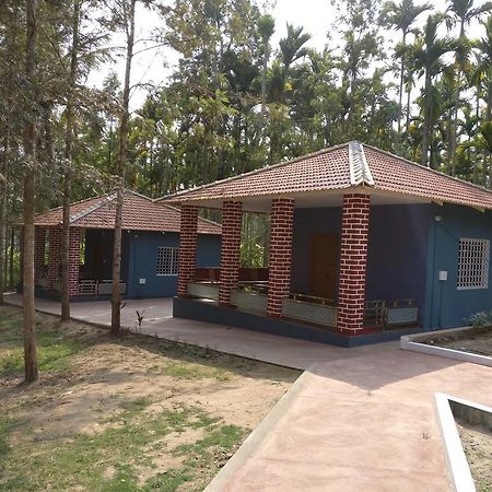 The Shades Holiday Homes Kushalnagar Exterior photo